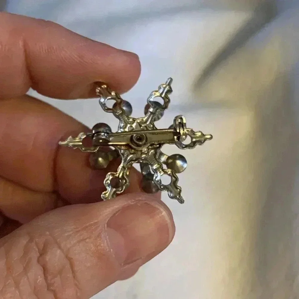 Vintage Snowflake 1945ish Mid Century Atomic Era  Rhinestone pin / Brooch